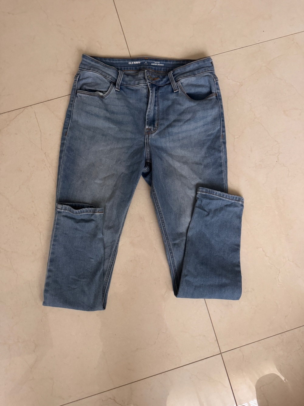 Old Navy women’s  Straight Jeans in Medium Blue